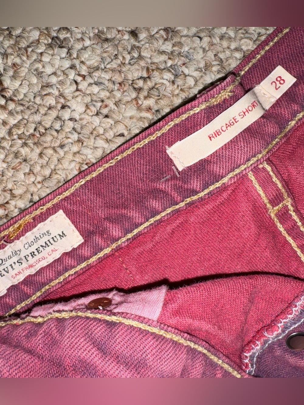 VINTAGE LEVI’S Ribcage Short - Picture 4 of 6